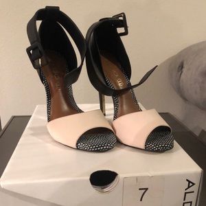 Aldo cream and black heel